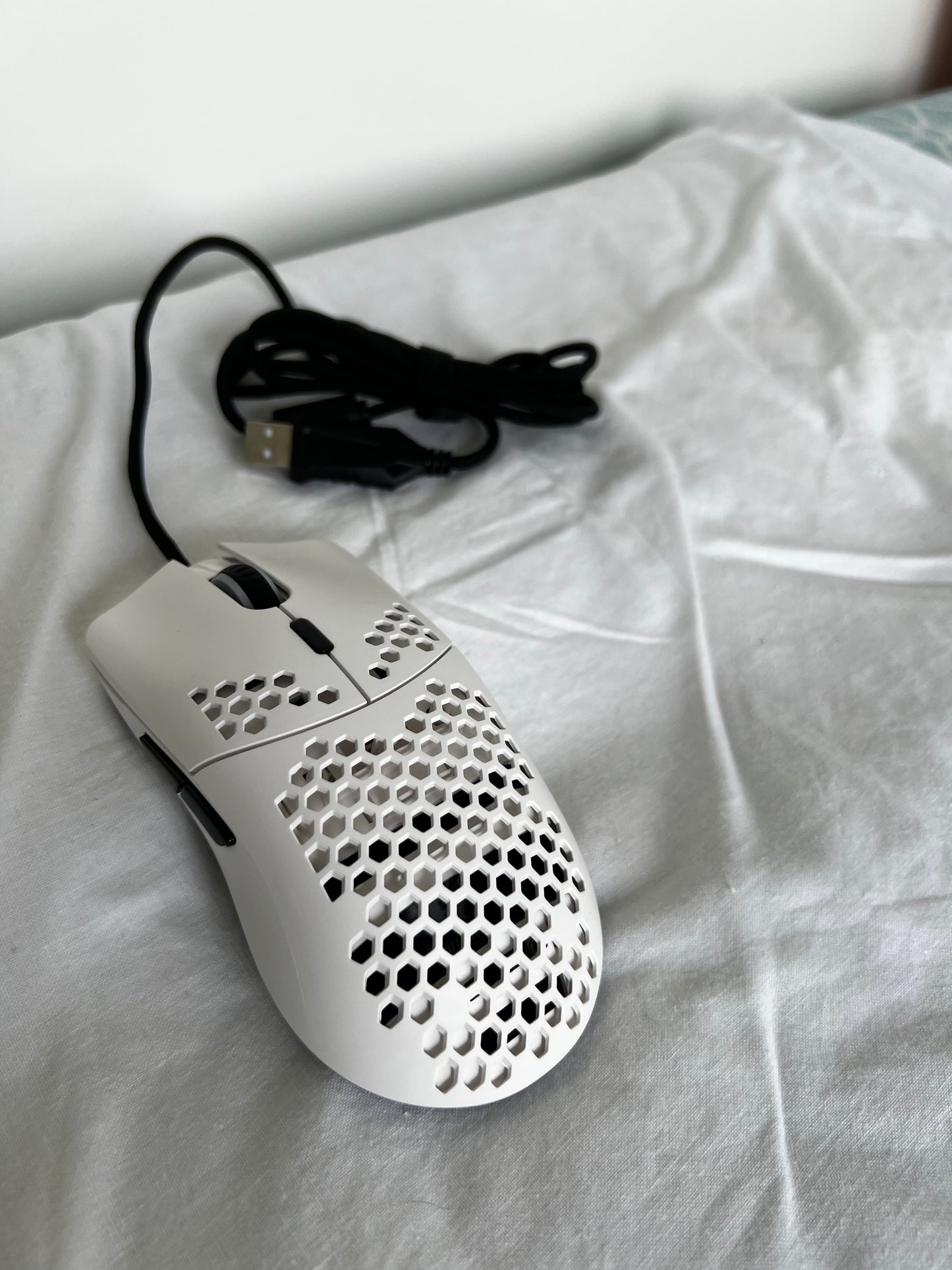 Ultra Lightweight RGB Honeycomb Ergonomic 6400dpi Gaming Mouse