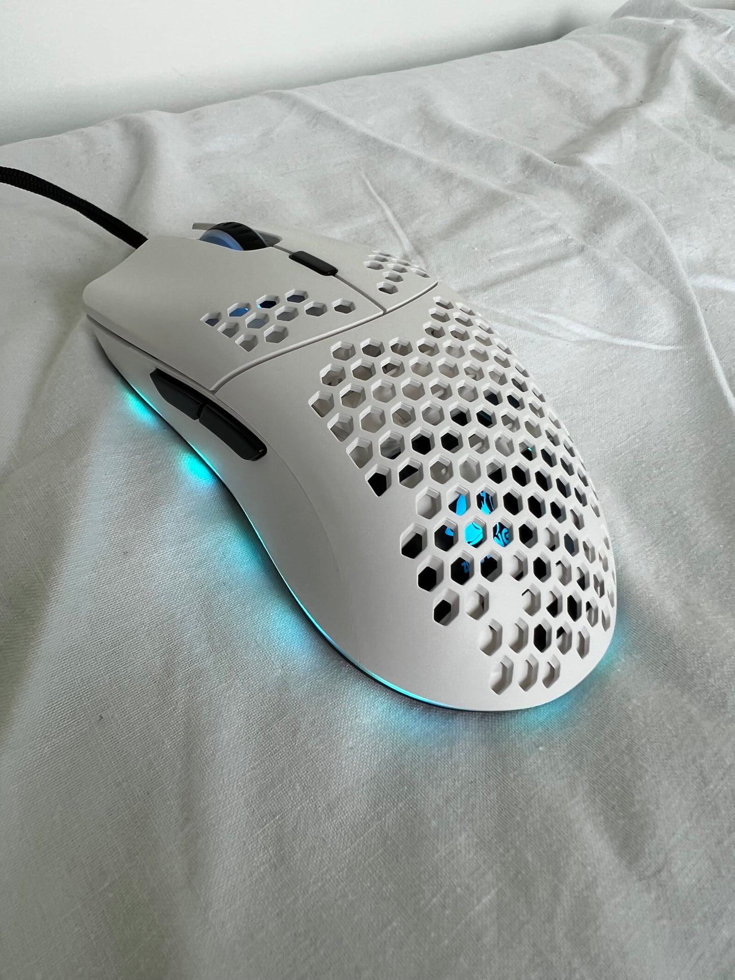 Ultra Lightweight RGB Honeycomb Ergonomic 6400dpi Gaming Mouse